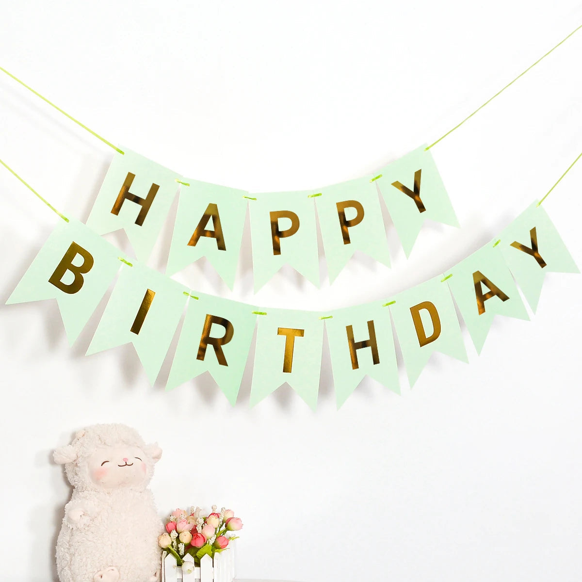 Happy Birthday Banner – 13-teilige Deko-Girlande mit Folienprägung konfetti.world