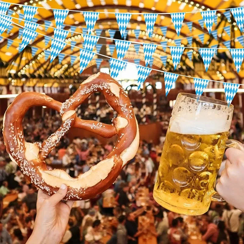 Oktoberfest Wimpelgirlande – Blau-Weiß, 10 m konfetti.world